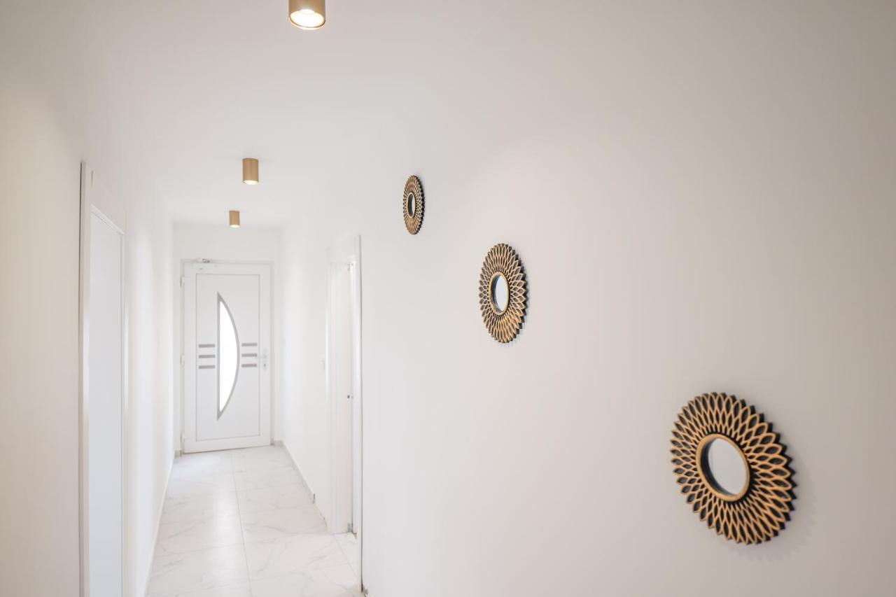 Beachfront Apartments Tic With Seaview Miletici Exterior foto