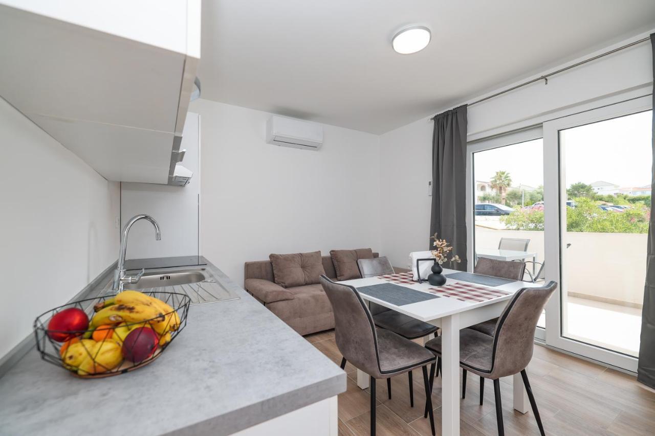 Beachfront Apartments Tic With Seaview Miletici Exterior foto